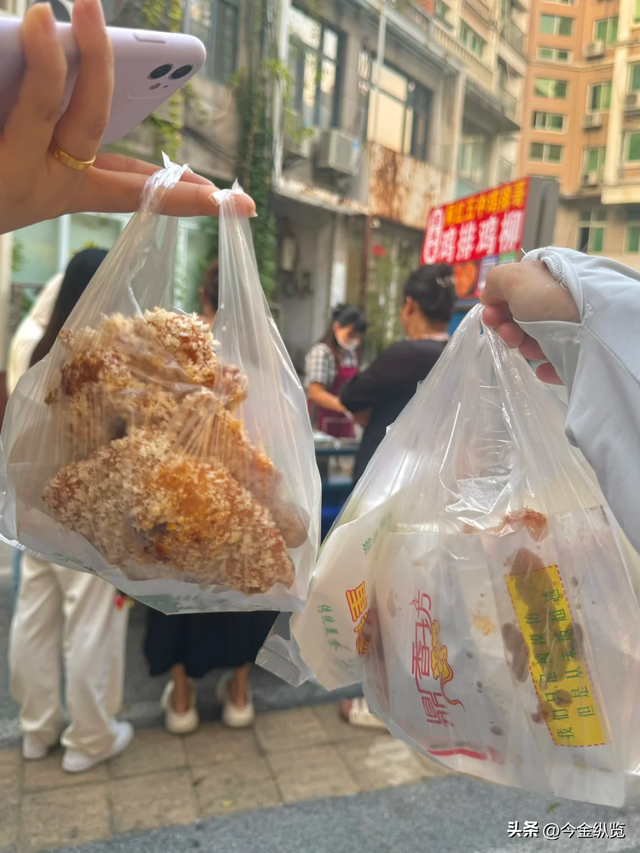 鸡排哥新店危机四伏，他仅凭一己之力，能否冲破网红短命的魔咒？