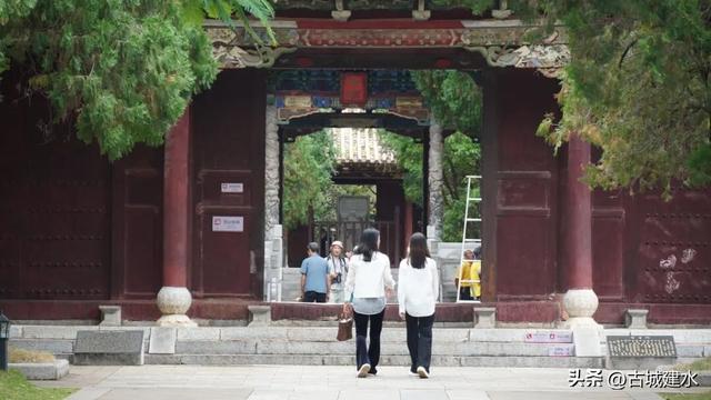建水县各大景区对持证教师免费开放