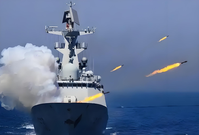 高市还没踏上访美飞机，美日突然联手派兵，决不许中国改变现状？