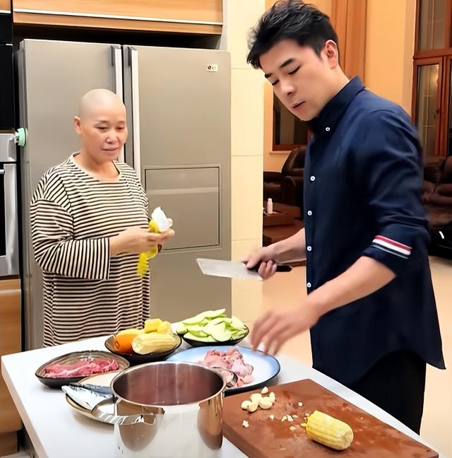 河南穷小伙娶大 10 岁上海富婆，富婆患癌后剃了光头，他却不离不弃