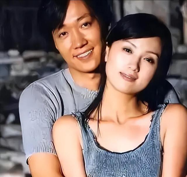 朱媛媛去世不到1年，52岁辛柏青现身春晚彩排，恶心的一幕出现了