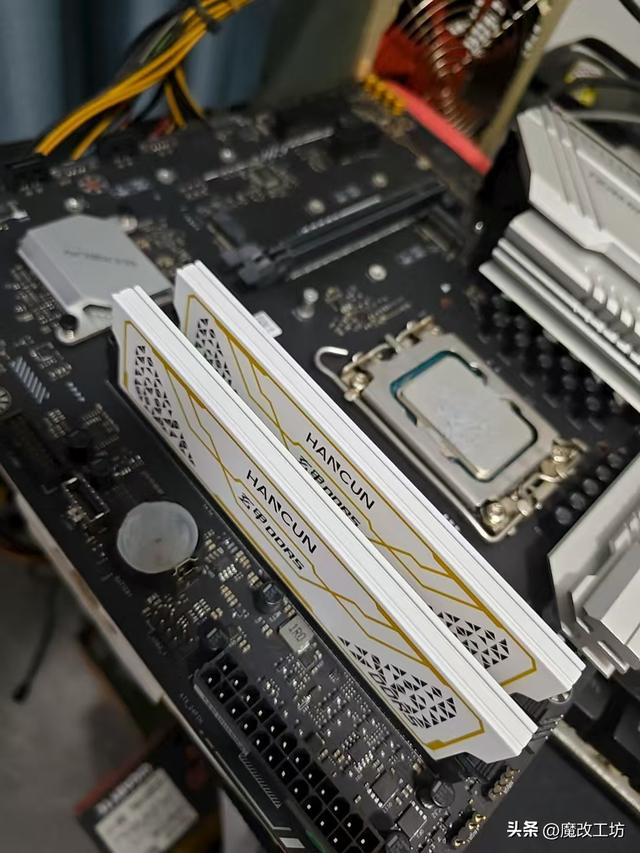 INTEL1300元酷睿I9139000K神级甜品CPU鲁大师默认120万功耗仅150