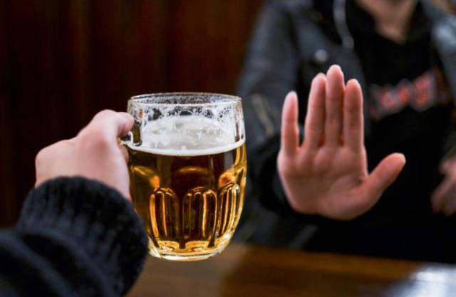 突发！网红“东北源哥”去世，年仅61岁，知情人曝原因：酒精引起