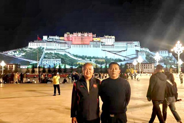 车轮，终于碾上了这条蜿蜒盘旋的天路——318国道