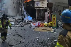 韩媒：韩国京畿道平泽市一3层建筑发生火灾，并发出爆炸声，致3人受伤图片