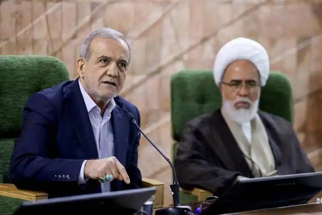 特朗普刚抵达达沃斯，50架大运升空	，美军将在中国春节前开打？