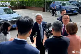 脱下皮衣换上西服，黄仁勋紧急来华图片