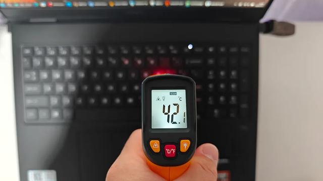 R9 8945HX同阶无敌 暗影精灵11锐龙版评测 更强大的RTX5060游戏本