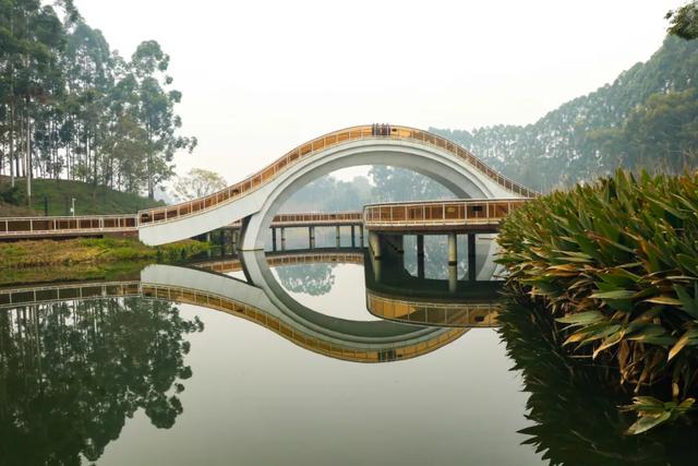晒太阳~从从容容逛公园赏美景