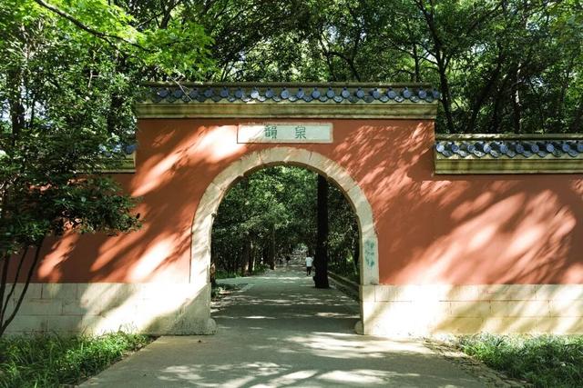 即将秋色封神的城市，总得来这里走走吧！