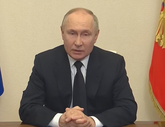 伊尔-76降落加拉加斯！普京这步棋，威慑美国只是表象？