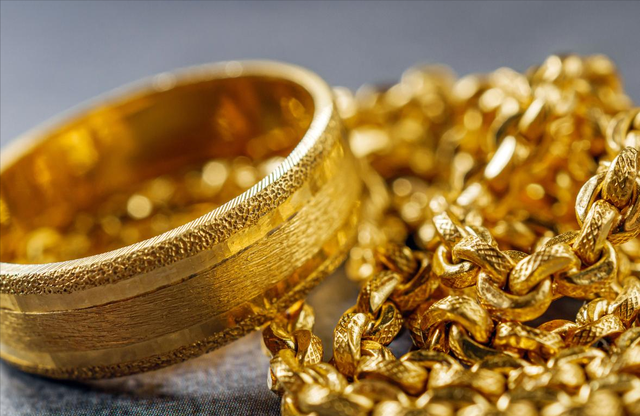 买金要多花冤枉钱？黄金税收政策落地！金价疯涨，金店遇关门潮