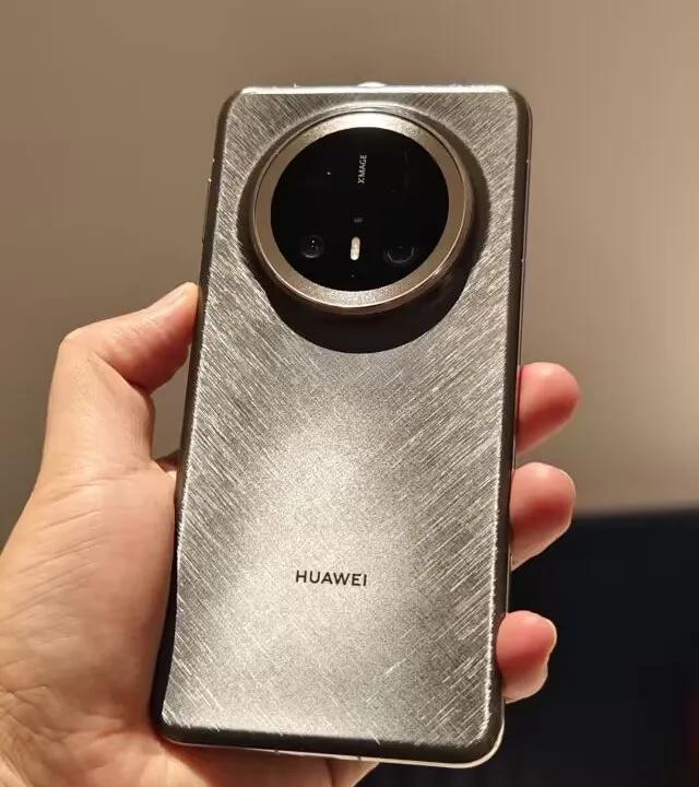 华为Mate80Pro正式入网，堆料真的很猛啊！