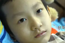 人在临死前能看到什么？六岁男孩临终时指着门外，他看到了什么？图片