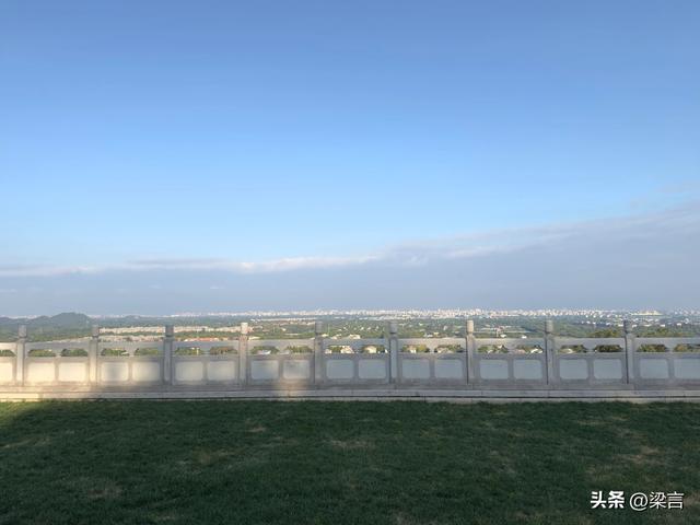 西山无名英雄纪念广场