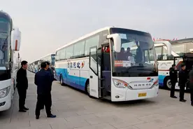 二十余载两会护航！安凯客车书写“零失误”服务传奇图片