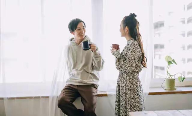 两性关系，惊人发现，60岁与异性靠近，根本不是桃花运！而是这个