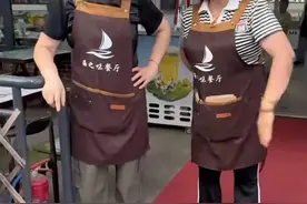 一游客在店门口停车却不在该店吃饭，车被锁，报警反被民警怼！图片