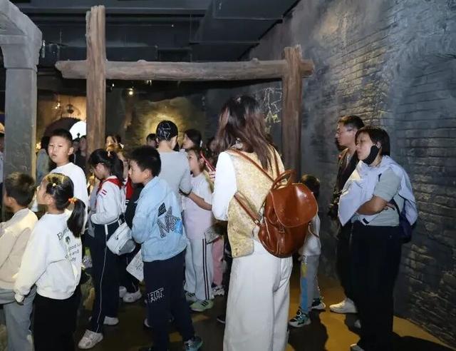 边走边学，沉浸式体验海派文化