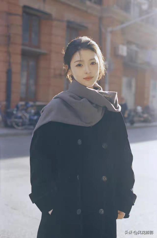 河北邢台一校花清雅绝尘，堪称人间惊鸿颜，美得让人挪不开眸