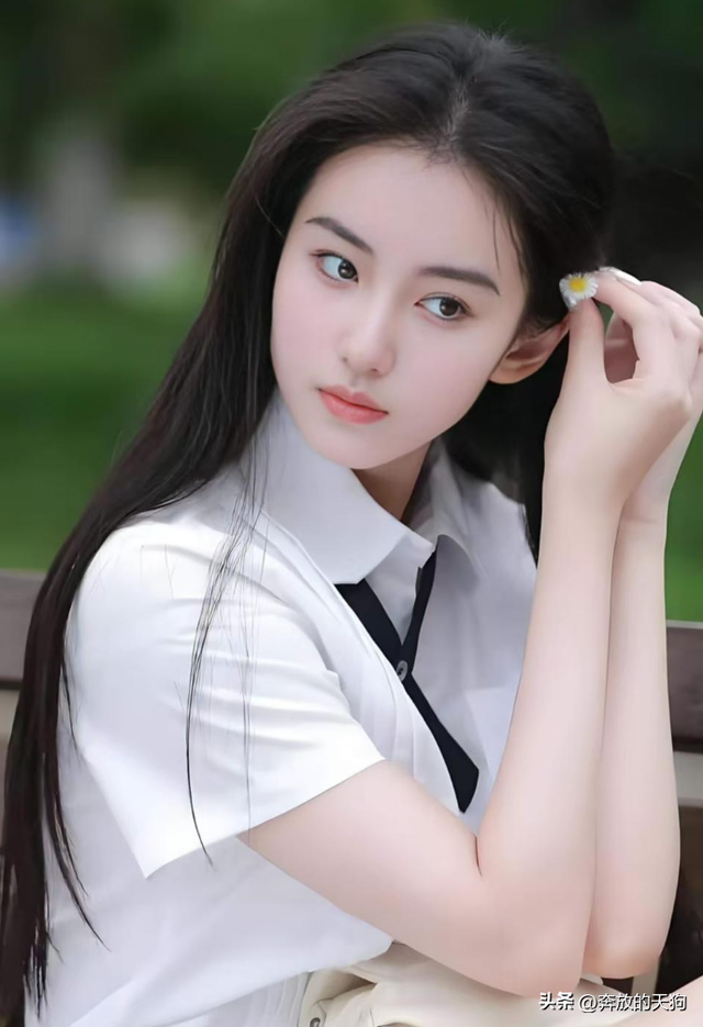 北电仙女校花王梓莼，长相神似张柏芝，身高173cm体重48kg