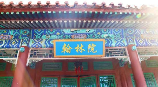 野史：乾隆说上联：鼠无大小皆称老	，纪晓岚对出下联，堪称经典