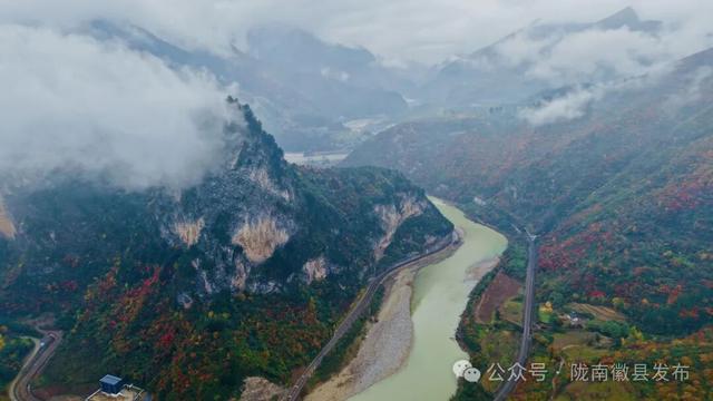 嘉陵江畔，静观一季秋色流转