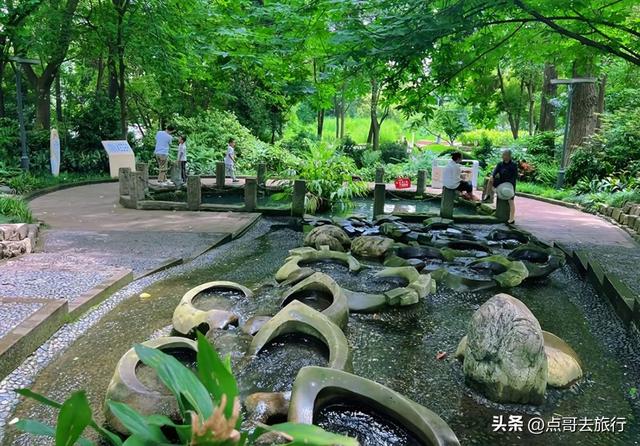 成都市区5大耍水公园，超级清净，还有沙滩，公共交通可直达！