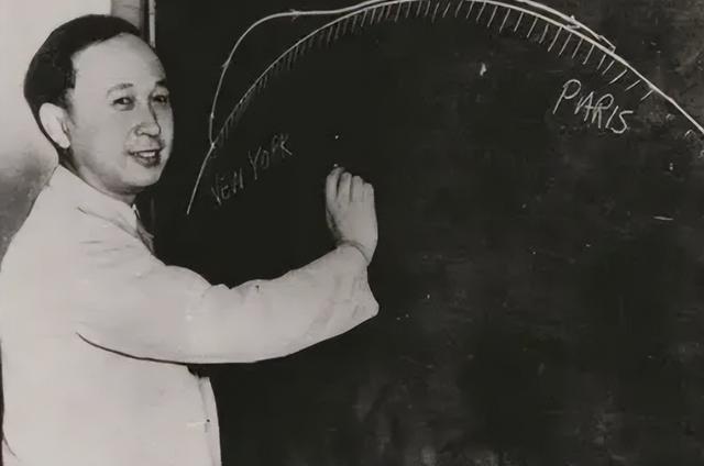 1958年苏联卫星脱轨，预计坠落中国，钱学森凭一道火光算出坠毁点