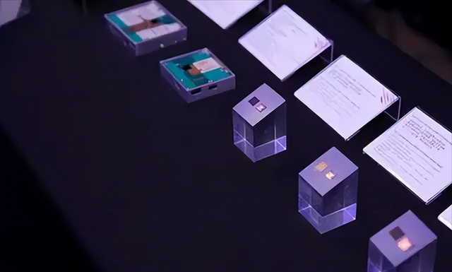 中国天才被美200万“挖走”，毕业就回国，如今出手就是世界第一