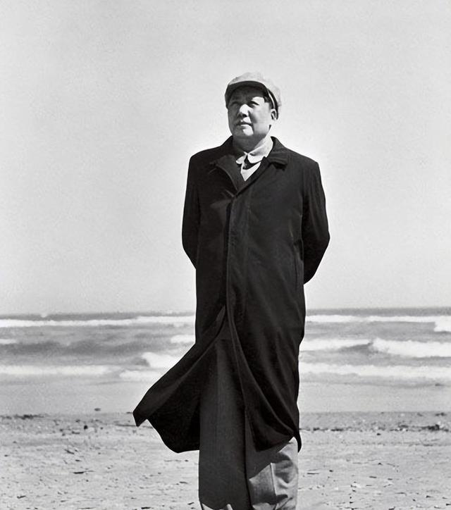 55年毛主席拒绝大元帅军衔，笑问周总理：你的元帅军衔还要不要评