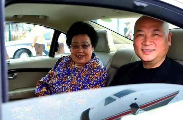 580亿财产成笑话？72岁“唐僧”迟重瑞卖房，这场豪门结局太真实