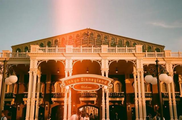 亚太地区第一大主题公园：年游客量1600万人次，上海迪士尼排第三