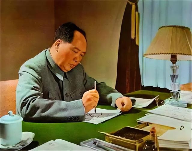 34年后才得知真相：红军快饿死时，宋庆龄偷偷当了和孙中山的家