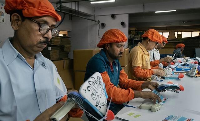 印度破防，美国宣布50%关税，特朗普：治不了中国，还治不了你？