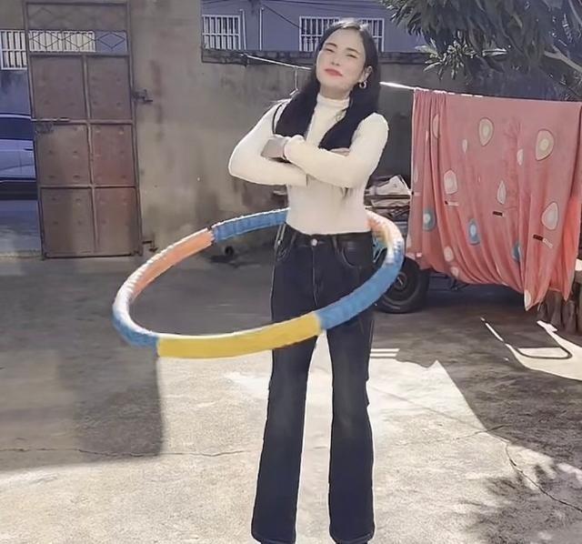 江苏“呼啦圈西施”颜倩离世！3岁儿子目睹全程	，去年被抢救20天