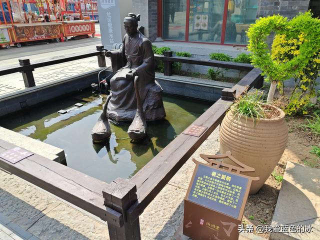 参观临沂市沂州里。城市里就应该多一些这样让市民吃喝玩耍之地