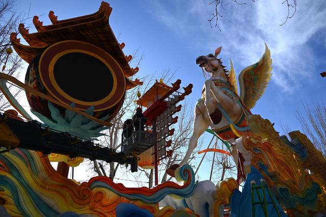 灯海织锦绣 银票迎新年—— 敦煌灯会邀您共赴跨年之约