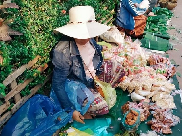 亚洲最穷国，落后中国30年，女性却惊人开放，很多土豪都想去定居