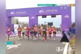 中国首枚！冠军的下一站，襄阳马拉松！图片