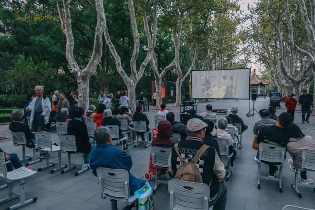光影市集+露天电影，解锁梧桐街区新体验