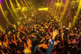 高考结束后的“放纵”，网友：当晚就带全班男同学进大牢！图片