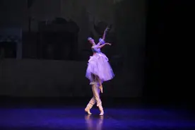 《灰姑娘》华丽来袭，俄罗斯远东少儿芭蕾舞团在金沙滩啤酒城惊艳开场图片