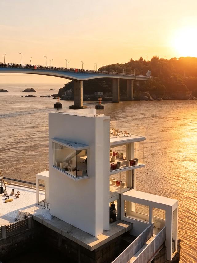 洞头海边一座“冲冰楼”的时尚蜕变