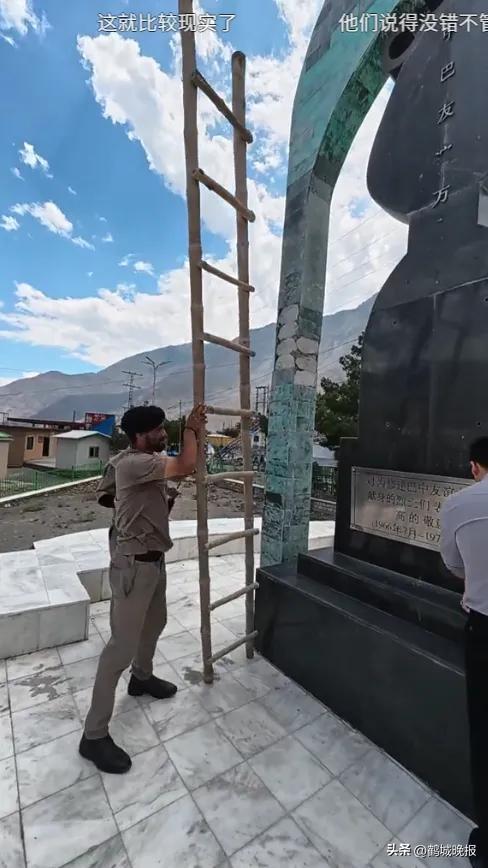 中巴友谊碑被涂鸦警察甩锅，中国博主自费修复，却撞见 88 座烈士墓 48 年守护传奇