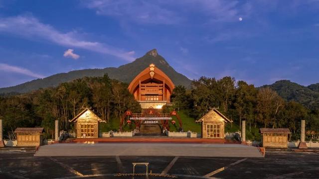 跟着赛事去旅游｜五指山：探五峰叠翠，闯雨林天路