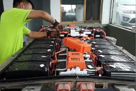 第一批电车开始换电池了，费用惊呆车主！这样的费用你能接受吗？图片