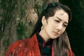 她曾是古装第一美人，被“好友”爱犬咬毁容，40岁靠演坏女人翻身图片