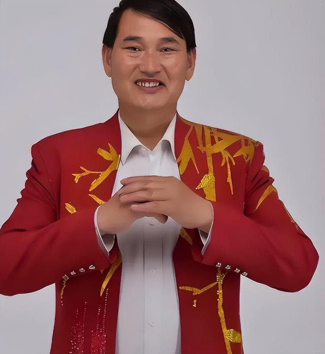 于文华也没想到，大衣哥爆红14年后，如今终于过上了理想生活