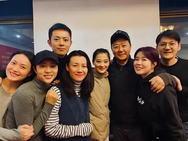 原来《父母爱情》里他们是真夫妻，结婚40年零绯闻，儿子也是导演